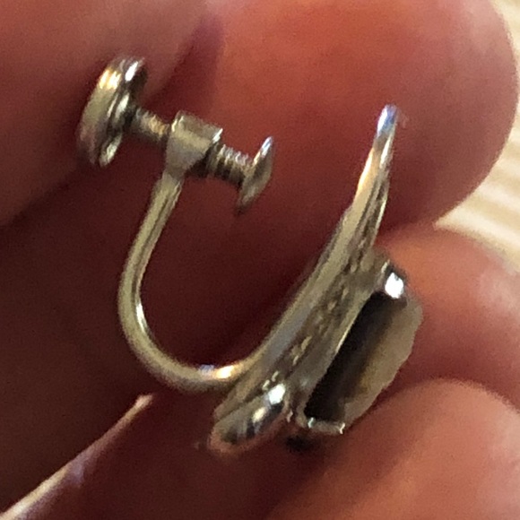 Sterling art nouveau portrait of a lady screw on earrings - ornate & marked 1” L - Picture 6 of 6